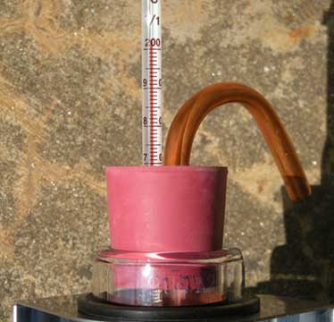 太陽熱観察キット「エコ作」で、２００℃越えを実証